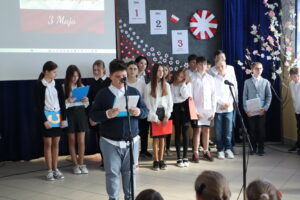 klasa V prezentuje informacje o Konstytucji 3 Maja